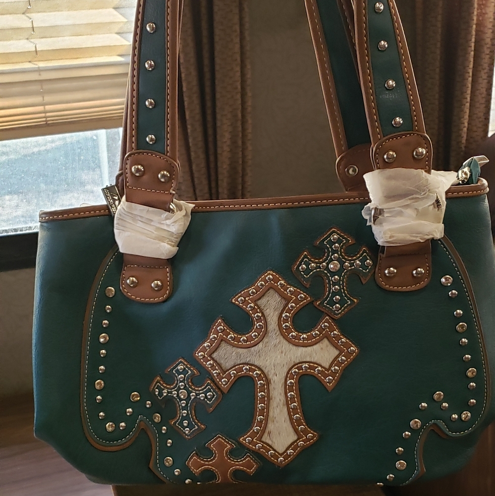 NWT Montana shoulder purse